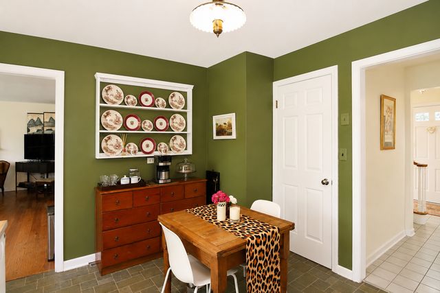 915 N Pine Avenue, Arlington Heights, IL 60004
