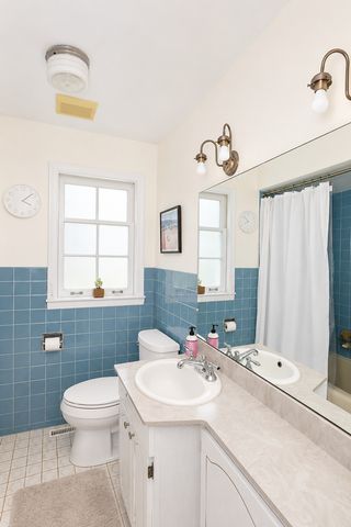 915 N Pine Avenue, Arlington Heights, IL 60004