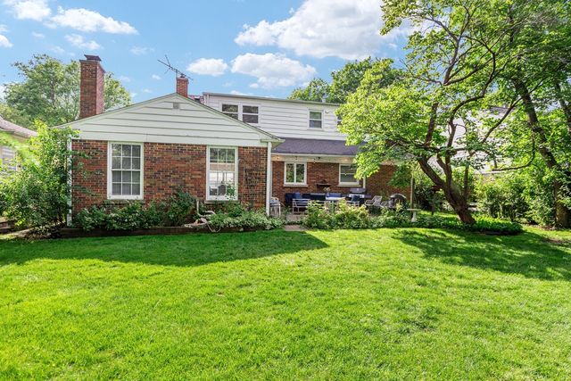 915 N Pine Avenue, Arlington Heights, IL 60004
