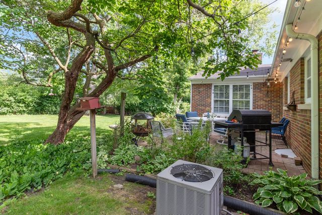 915 N Pine Avenue, Arlington Heights, IL 60004