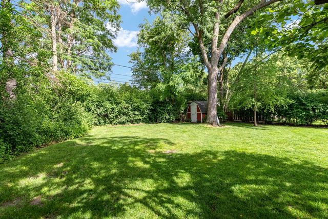 915 N Pine Avenue, Arlington Heights, IL 60004