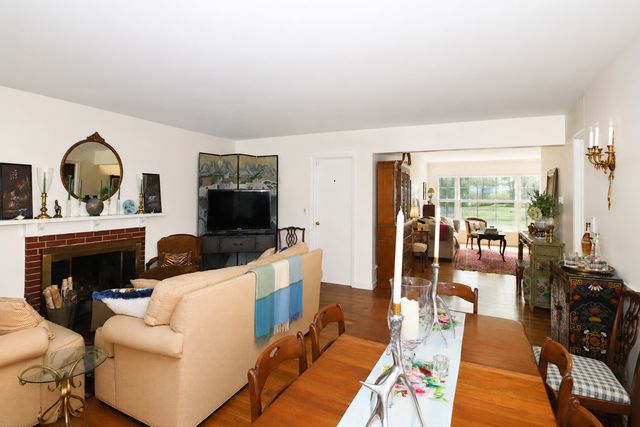 915 N Pine Avenue, Arlington Heights, IL 60004