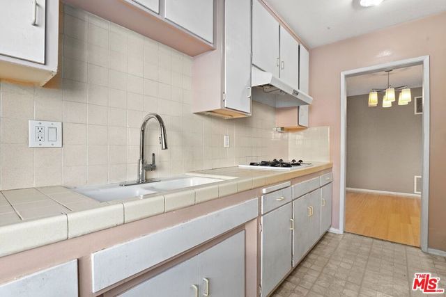 1233 N Laurel Avenue 103, West Hollywood, CA 90046