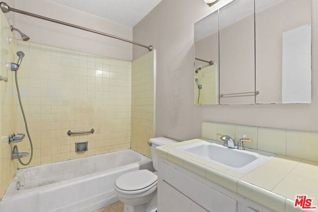 1233 N Laurel Avenue 103, West Hollywood, CA 90046