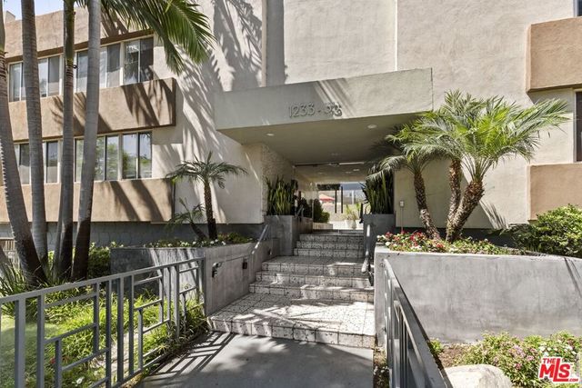1233 N Laurel Avenue 103, West Hollywood, CA 90046