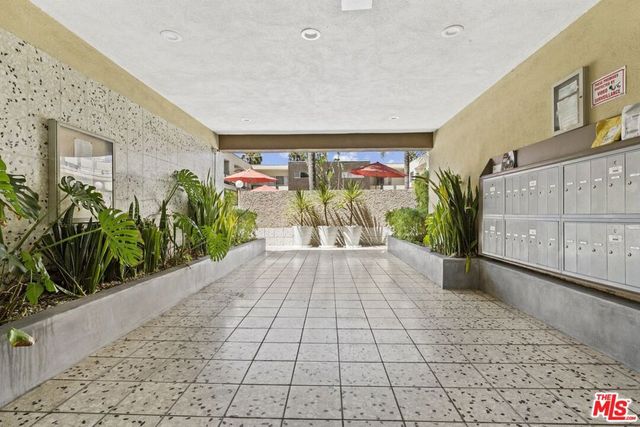 1233 N Laurel Avenue 103, West Hollywood, CA 90046