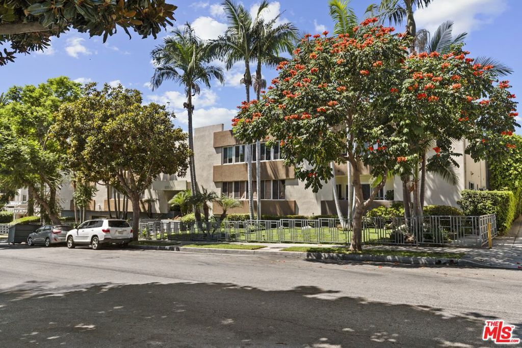 1233 N Laurel Avenue 103, West Hollywood, CA 90046