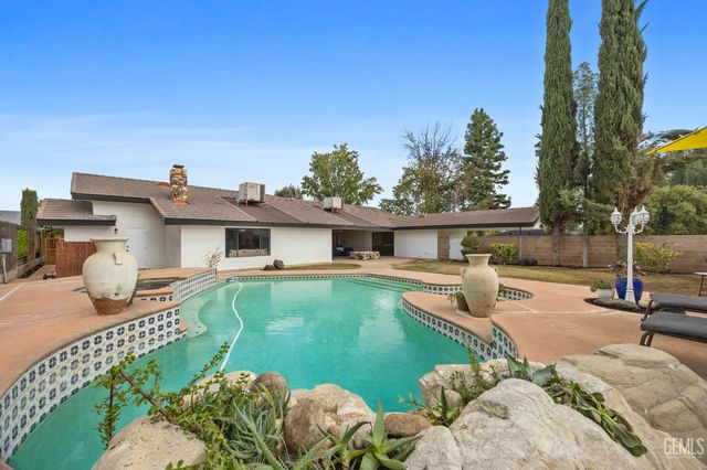 4815 Panorama Drive, Bakersfield, CA 93306