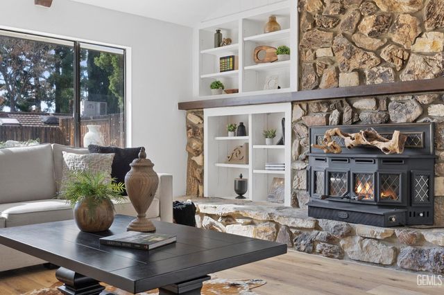 4815 Panorama Drive, Bakersfield, CA 93306