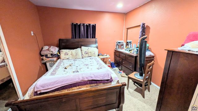 514 State ST, Emporia, KS 66801