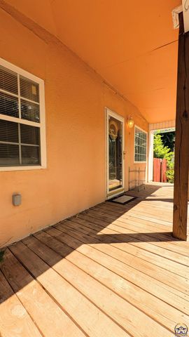 514 State ST, Emporia, KS 66801