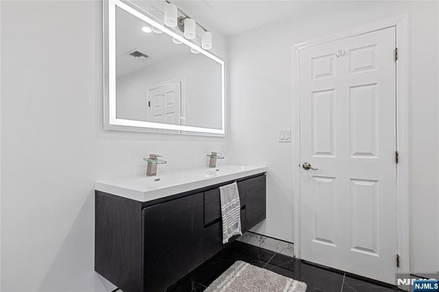 69 Colonial Road, Wayne, NJ 07470