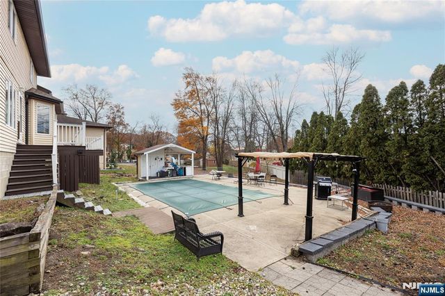 69 Colonial Road, Wayne, NJ 07470