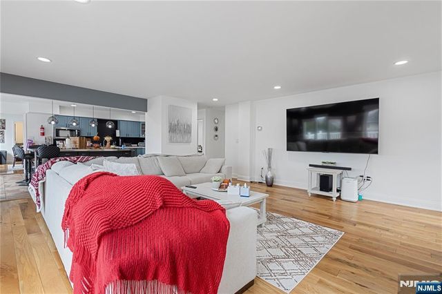 69 Colonial Road, Wayne, NJ 07470