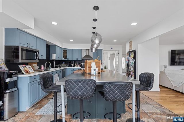 69 Colonial Road, Wayne, NJ 07470