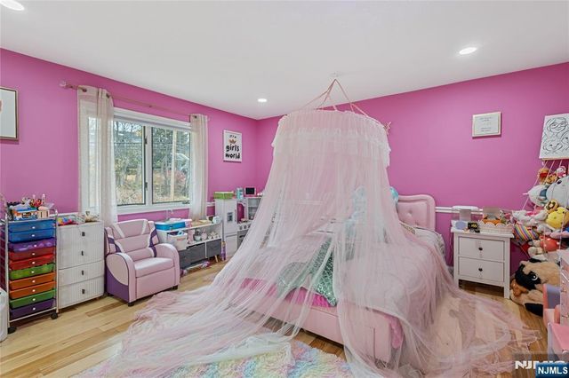 69 Colonial Road, Wayne, NJ 07470