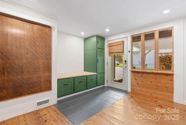 115 Aurora Drive, Asheville, NC 28805