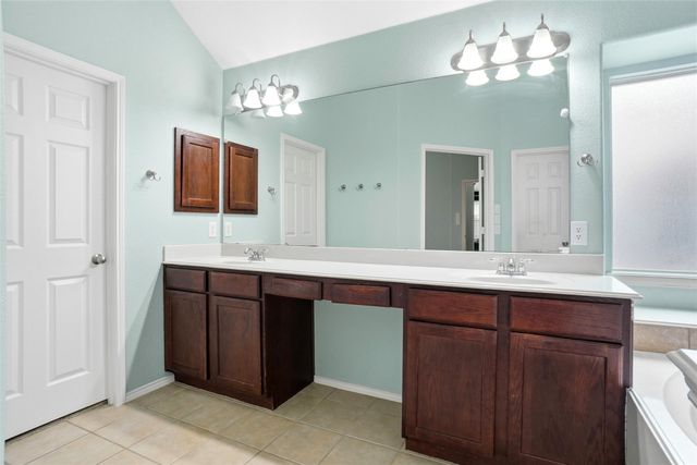 601 Darlington Trail, Fort Worth, TX 76131