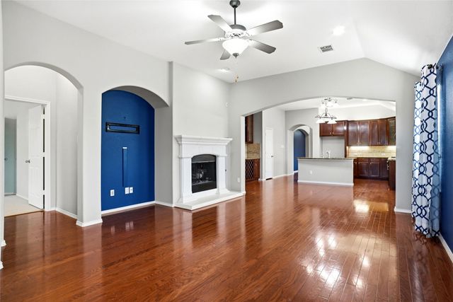 601 Darlington Trail, Fort Worth, TX 76131