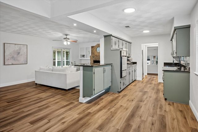 8426 Baumgarten Drive, Dallas, TX 75228