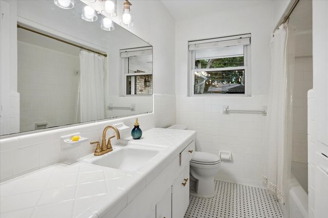 8426 Baumgarten Drive, Dallas, TX 75228