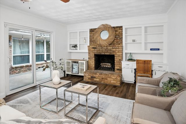 8426 Baumgarten Drive, Dallas, TX 75228