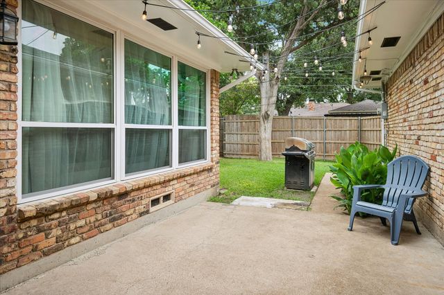 8426 Baumgarten Drive, Dallas, TX 75228