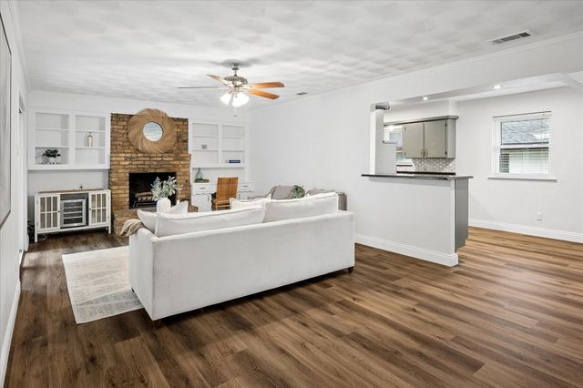 8426 Baumgarten Drive, Dallas, TX 75228