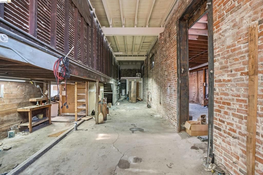 Image 20 of property listing at 511 511 3Rd St, Rodeo, CA 94572