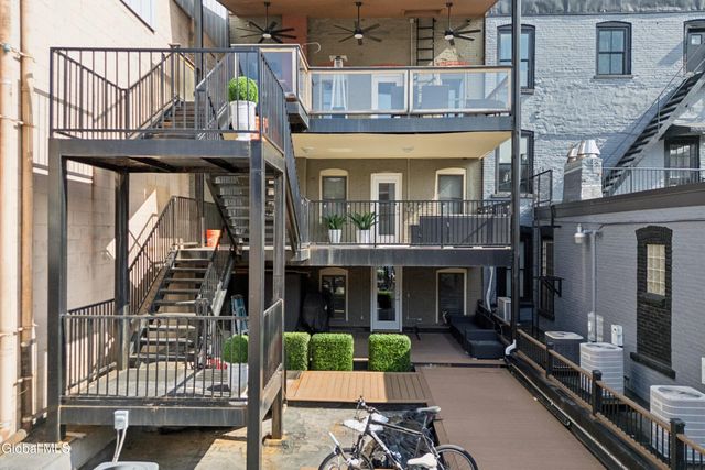 425 Broadway Unit 2, Saratoga Springs, NY 12866
