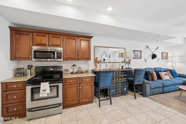 425 Broadway Unit 2, Saratoga Springs, NY 12866