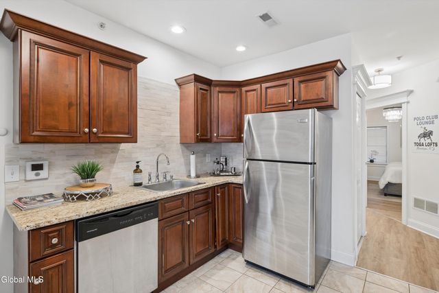 425 Broadway Unit 2, Saratoga Springs, NY 12866
