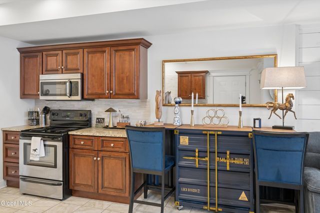 425 Broadway Unit 2, Saratoga Springs, NY 12866