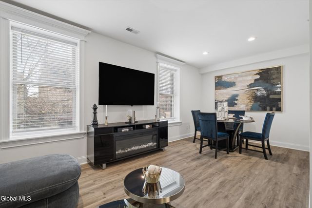 425 Broadway Unit 2, Saratoga Springs, NY 12866