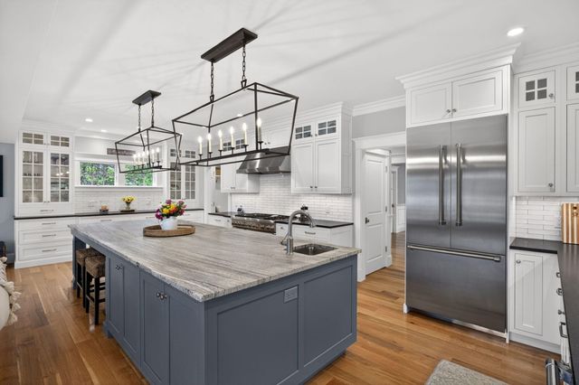 357 Monomoscoy Road, Mashpee, MA 02649