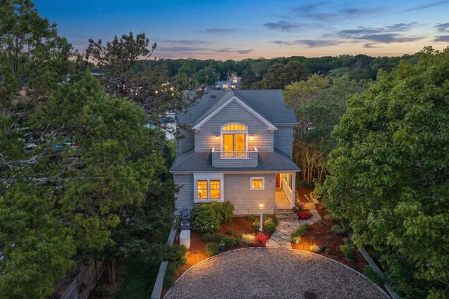 357 Monomoscoy Road, Mashpee, MA 02649