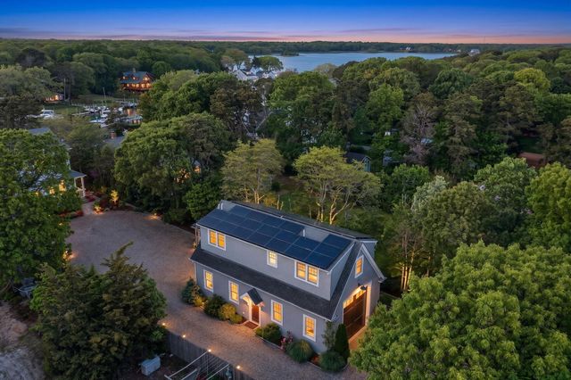 357 Monomoscoy Road, Mashpee, MA 02649