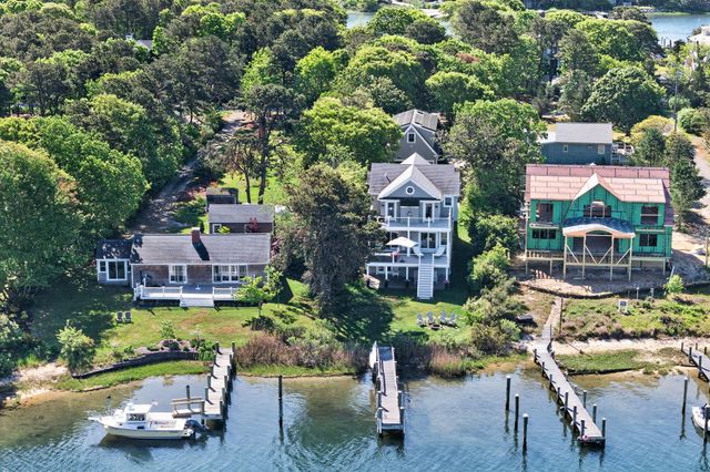357 Monomoscoy Road, Mashpee, MA 02649