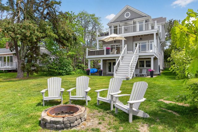 357 Monomoscoy Road, Mashpee, MA 02649