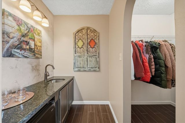 140 Cedar Ridge Dr, Center Twp, PA 15061