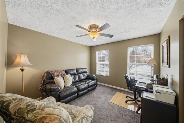 140 Cedar Ridge Dr, Center Twp, PA 15061