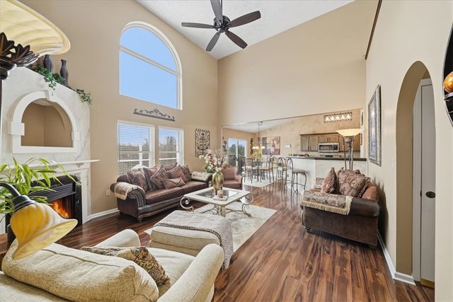 140 Cedar Ridge Dr, Center Twp, PA 15061