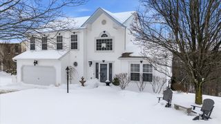 140 Cedar Ridge Dr, Center Twp, PA 15061