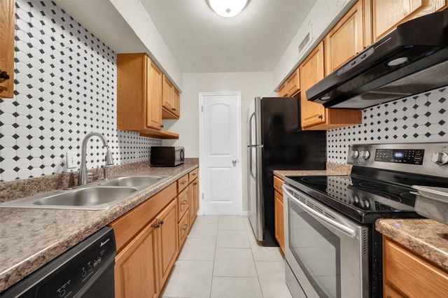 1817 E Grauwyler Road 158, Irving, TX 75061
