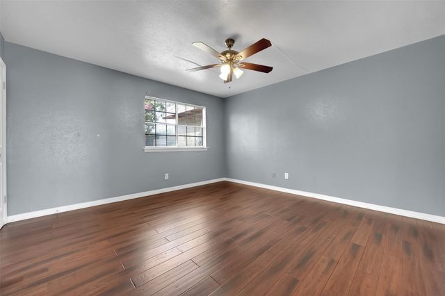 1817 E Grauwyler Road 158, Irving, TX 75061
