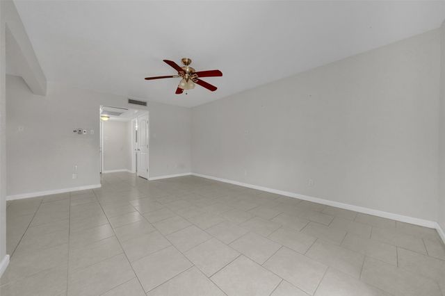 1817 E Grauwyler Road 158, Irving, TX 75061