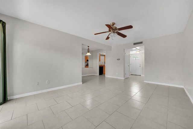 1817 E Grauwyler Road 158, Irving, TX 75061