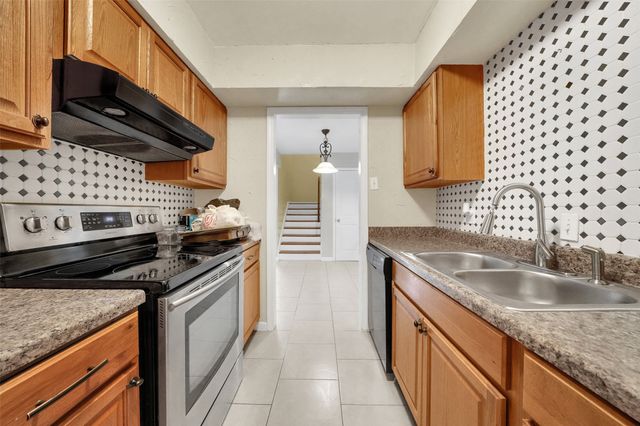 1817 E Grauwyler Road 158, Irving, TX 75061