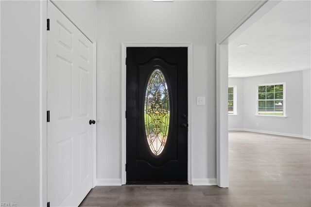 2084 Nansemond PW, Suffolk, VA 23434