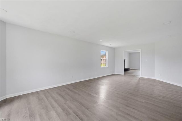 2084 Nansemond PW, Suffolk, VA 23434